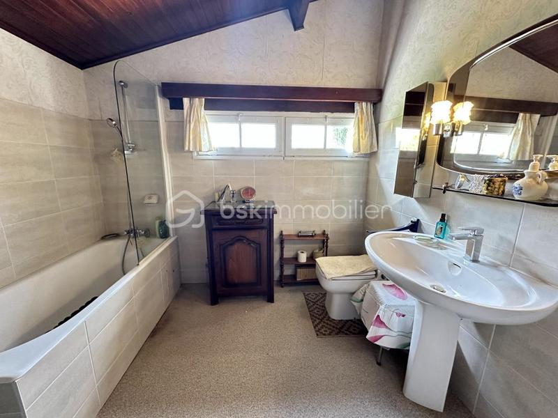 Maison traditionnelle - 100 m² - 5 pièces