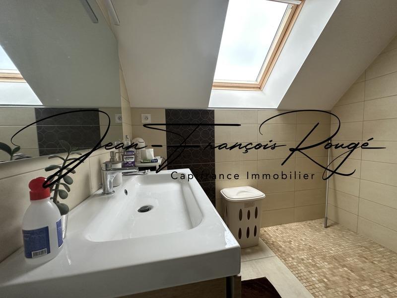 Maison - 210 m² - 9 pièces