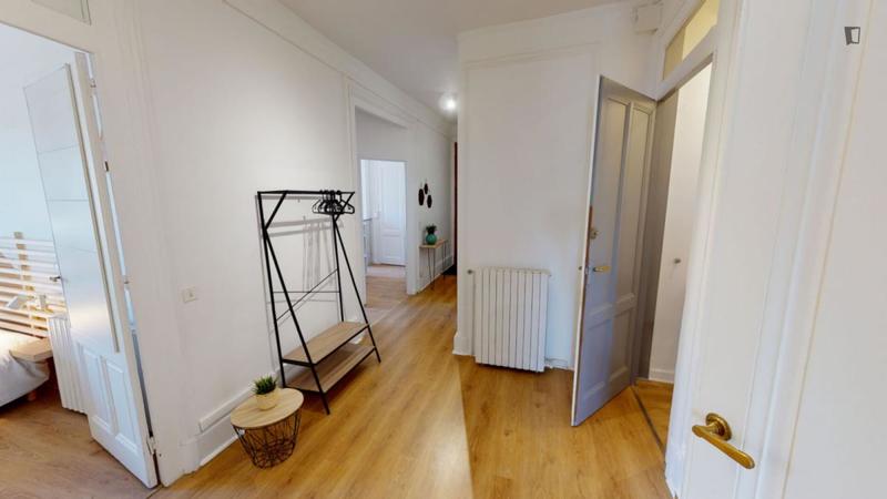 Chambre - 11 m² - 5 pièces