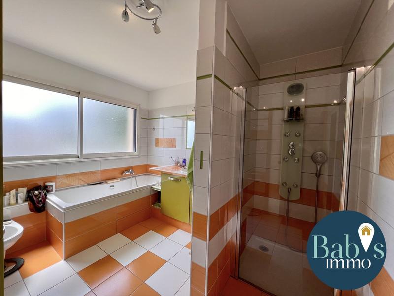 Maison contemporaine - 225 m² - 7 pièces