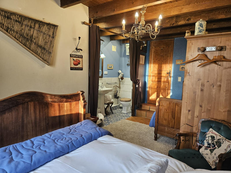 Maison ancienne - 310 m² - 12 pièces