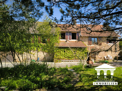 Maison - 172 m² - 9 pièces