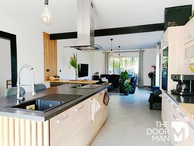 Maison - 170 m² - 5 pièces