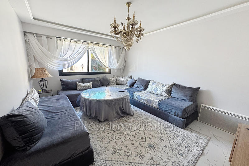 Maison - 207 m² - 10 pièces