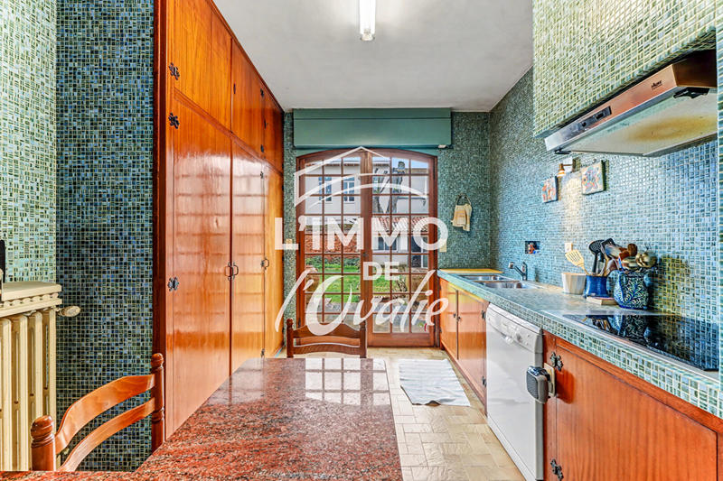 Maison - 257 m² - 9 pièces