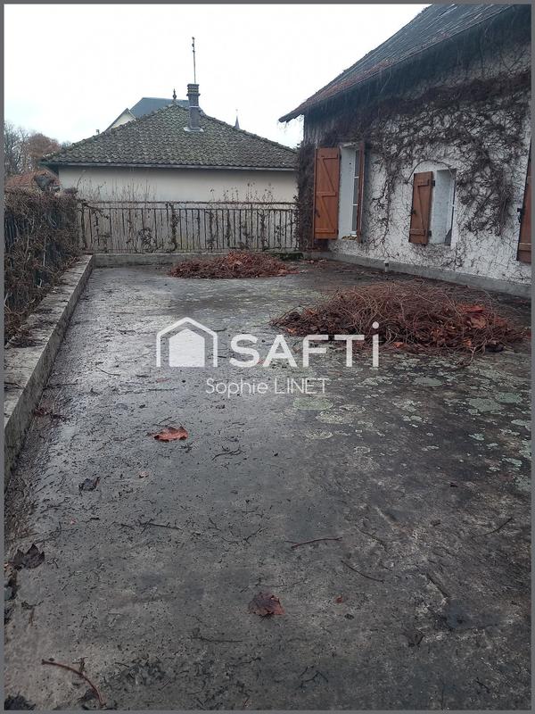 Maison - 232 m² - 11 pièces