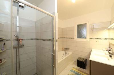 Maison contemporaine - 553 m² - 4 pièces