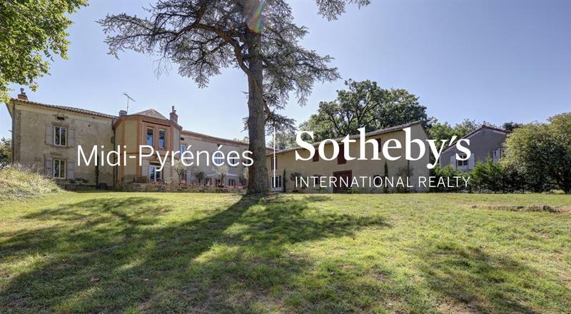 Maison de maîtres - 350 m² - 7 pièces