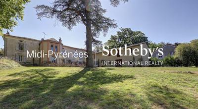 Maison de maîtres - 350 m² - 7 pièces