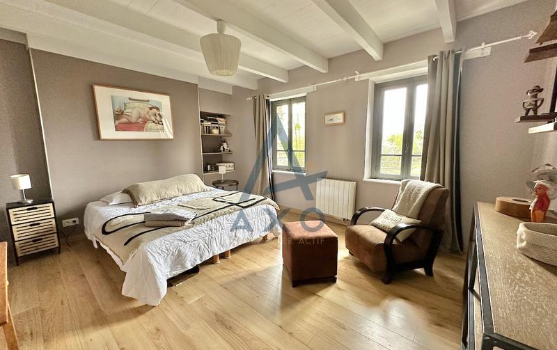 Haras - 220 m² - 7 pièces