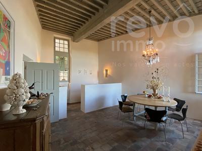 Demeure - 400 m² - 15 pièces