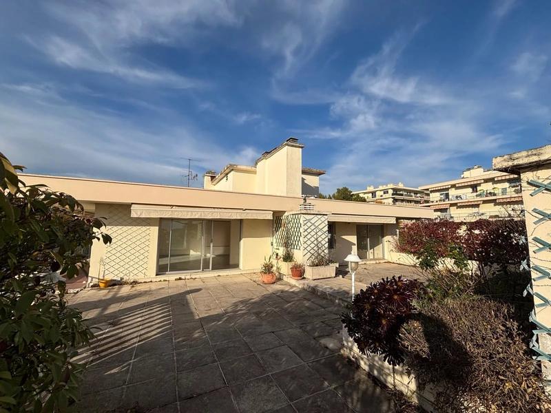 Appartement - 144 m² - 4 pièces