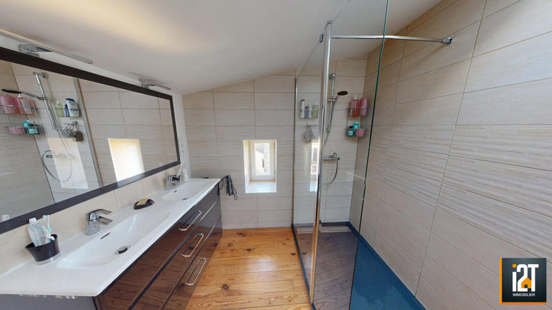 Maison ancienne - 180 m² - 5 pièces