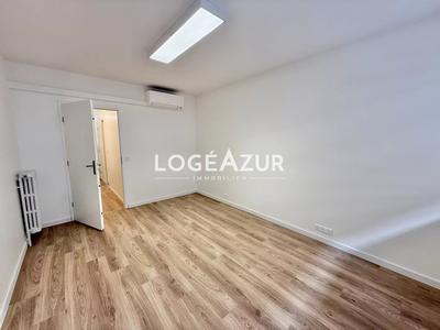 Bureau - 55 m² - 4 pièces