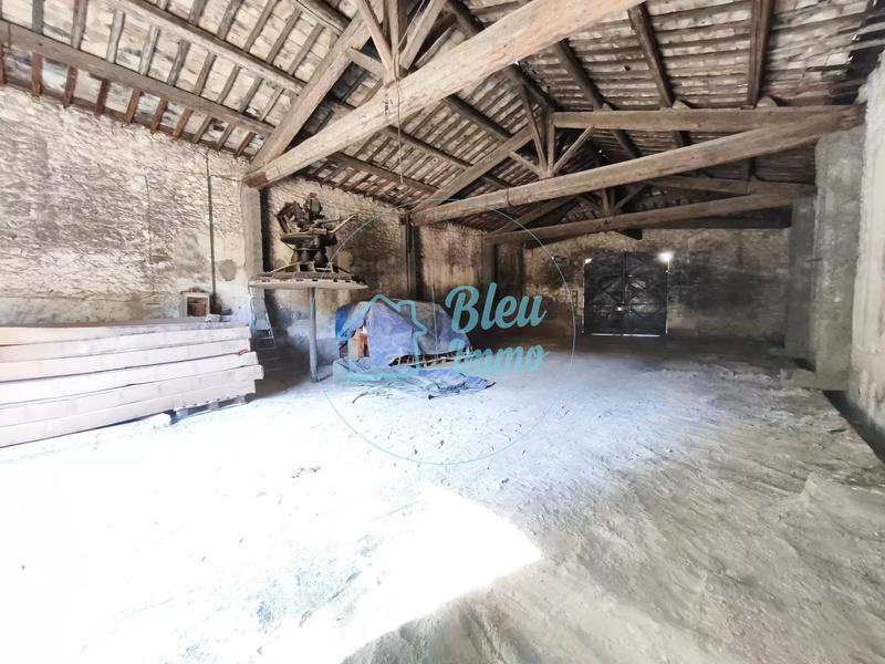 Grange - 350 m² - 6 pièces