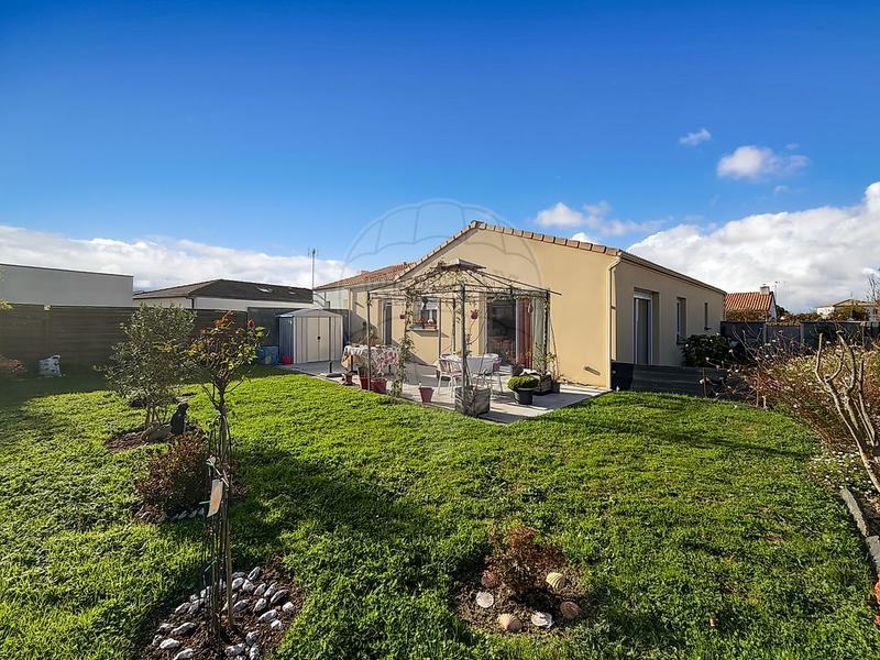 Maison - 90 m² - 5 pièces