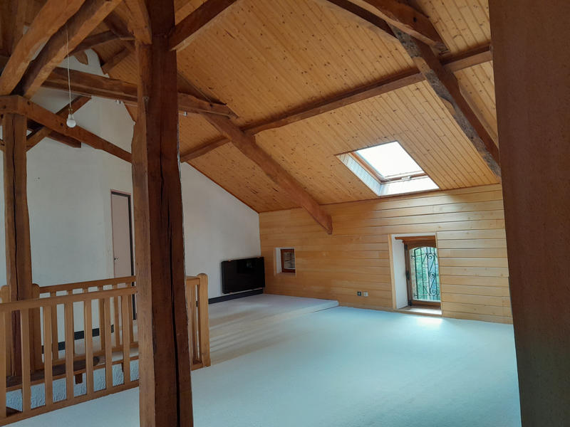 Maison - 220 m² - 6 pièces