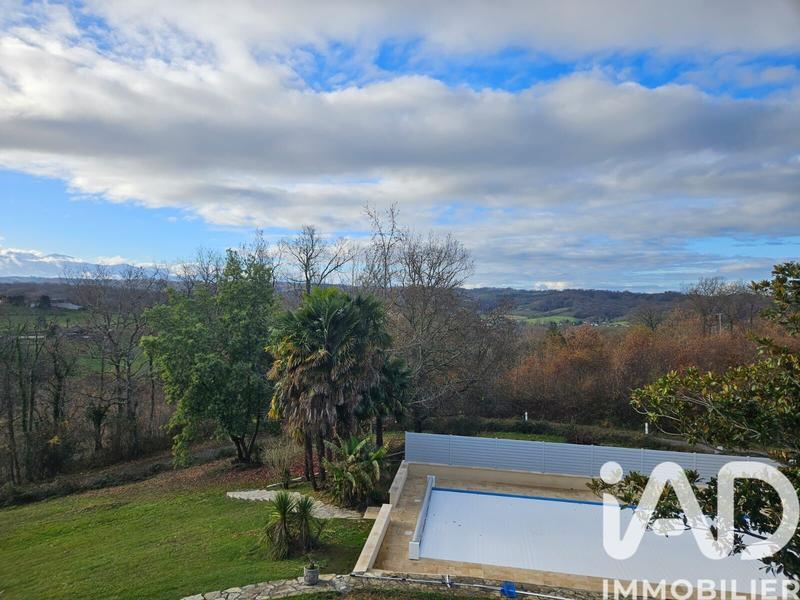 Maison - 181 m² - 5 pièces