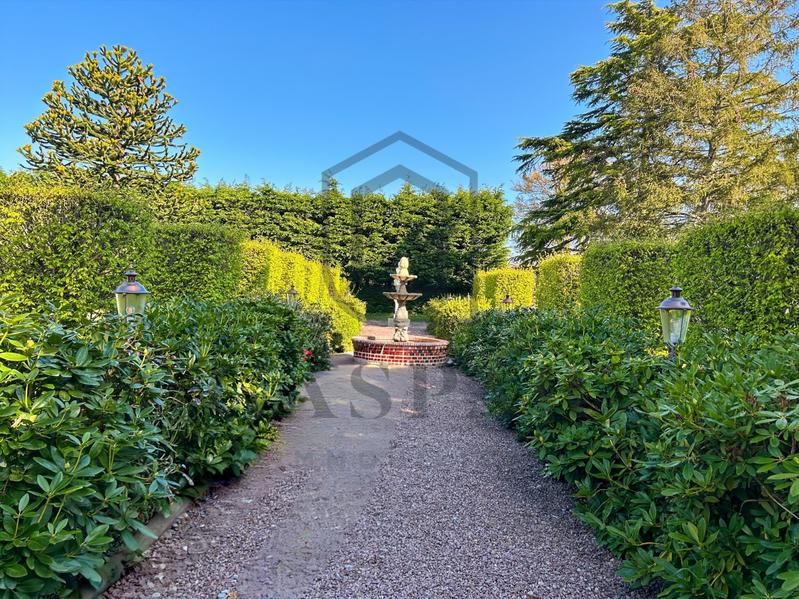 Château - 477 m² - 13 pièces