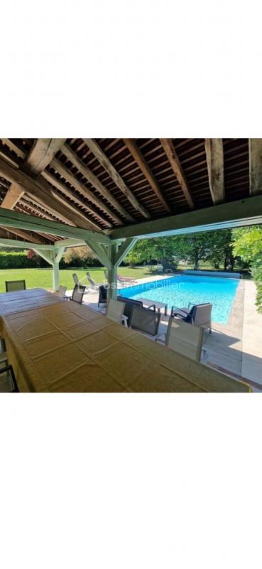 Demeure - 225 m² - 6 pièces