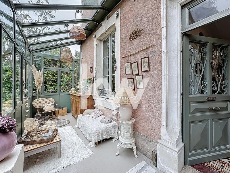 Maison - 205 m² - 7 pièces