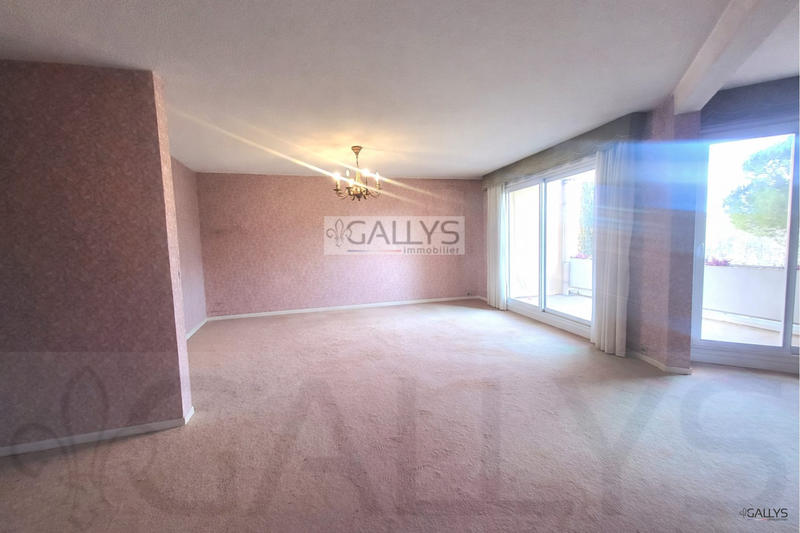 Appartement - 102 m² - 5 pièces