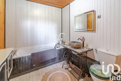 Maison - 270 m² - 13 pièces