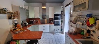 Maison - 275 m² - 9 pièces