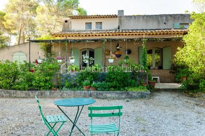 Propriété - 220 m² - 8 pièces