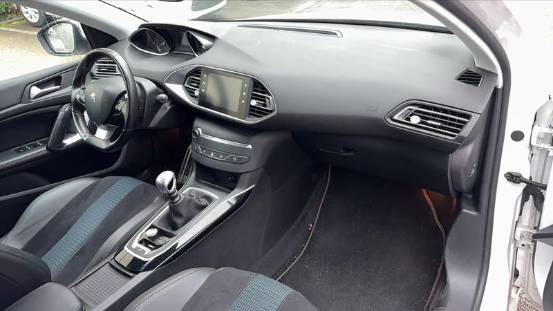 Peugeot 308 II 1.5 BlueHDi 130 Tech Edition