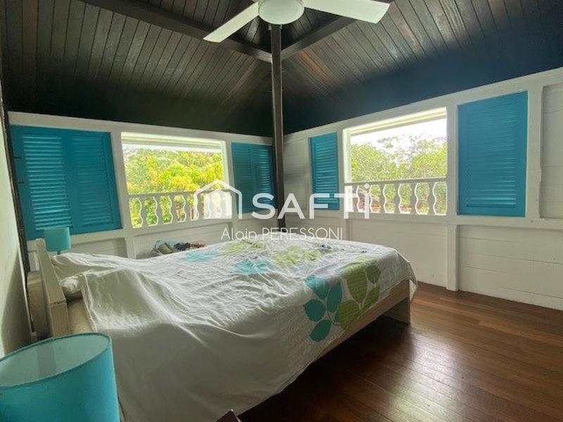 Maison - 180 m² - 6 pièces