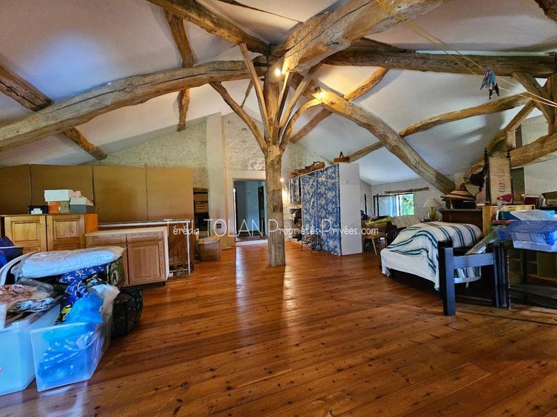 Maison - 324 m² - 10 pièces