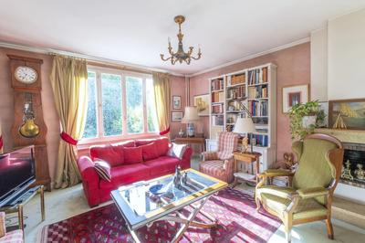 Maison - 249 m² - 9 pièces