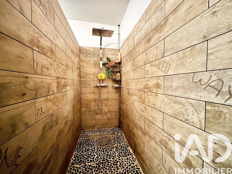 Maison - 234 m² - 7 pièces