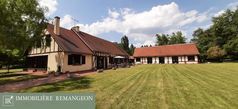 Demeure - 399 m² - 8 pièces