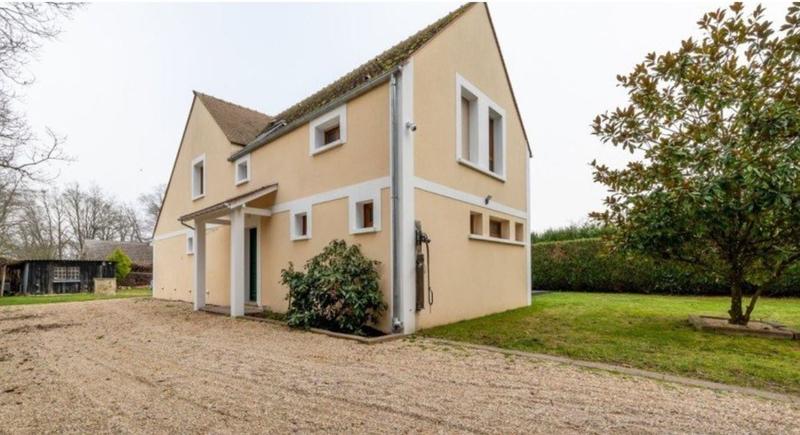 Maison traditionnelle - 212 m² - 6 pièces