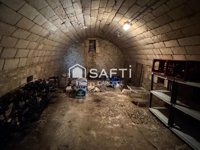 Maison - 210 m² - 7 pièces