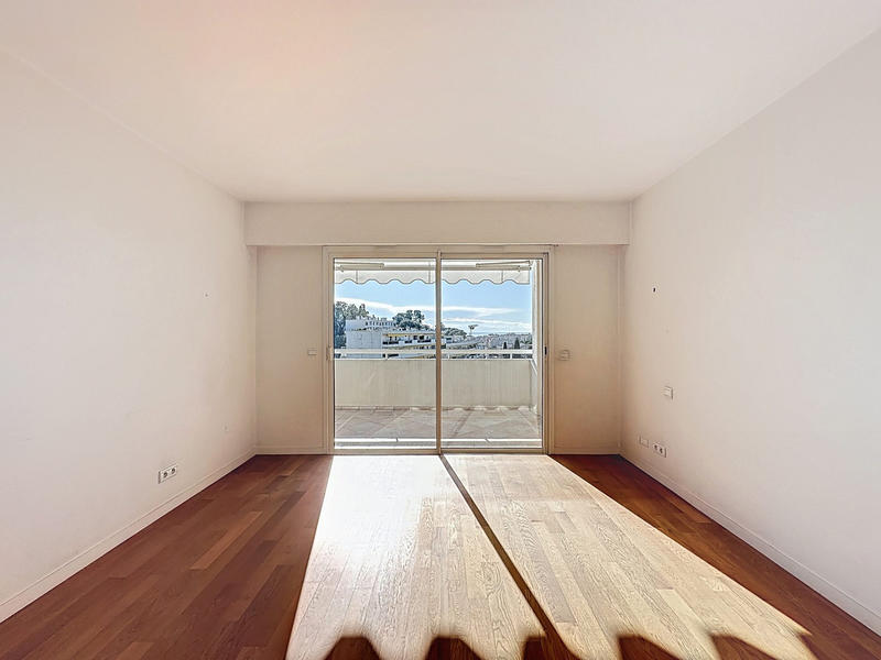 Appartement - 95 m² - 4 pièces