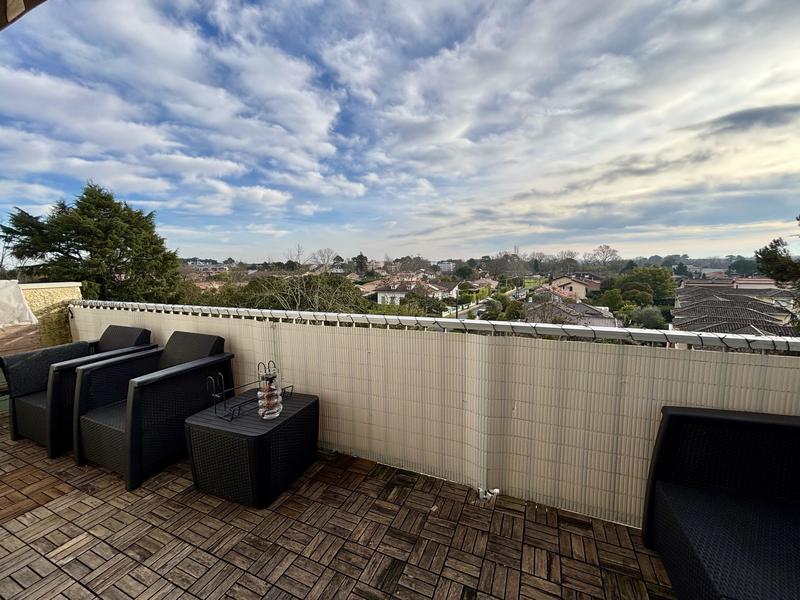 Appartement - 96 m² - 5 pièces