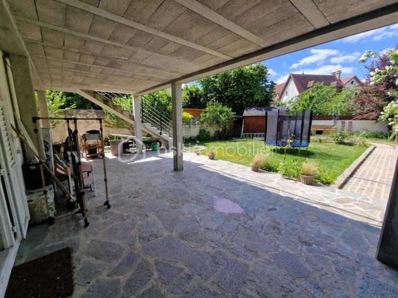 Maison - 94 m² - 5 pièces