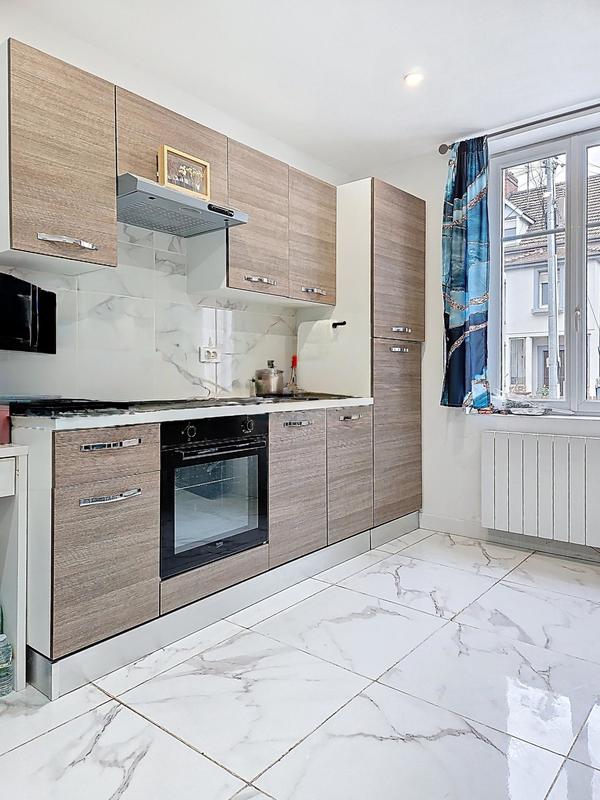 Maison - 80 m² - 5 pièces