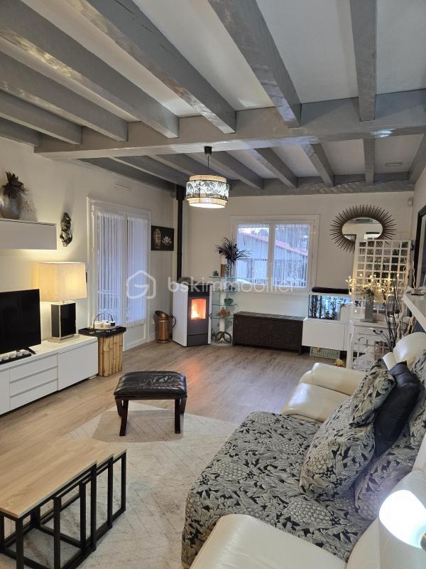 Maison traditionnelle - 123 m² - 6 pièces