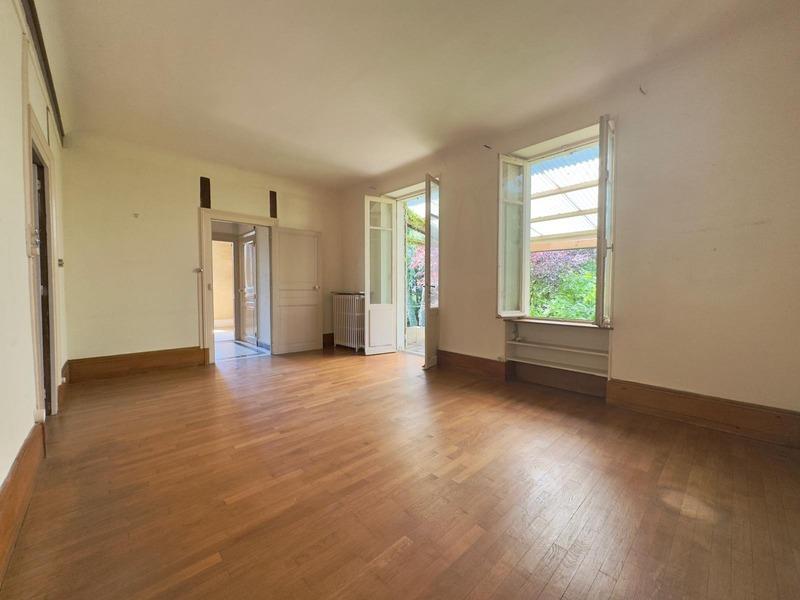 Maison - 198 m² - 8 pièces