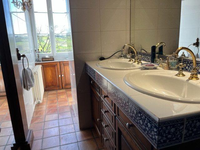 Maison traditionnelle - 170 m² - 7 pièces