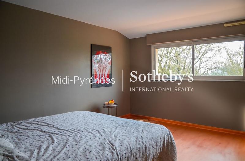 Maison - 230 m² - 6 pièces