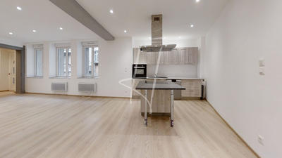 Appartement - 100 m² - 5 pièces