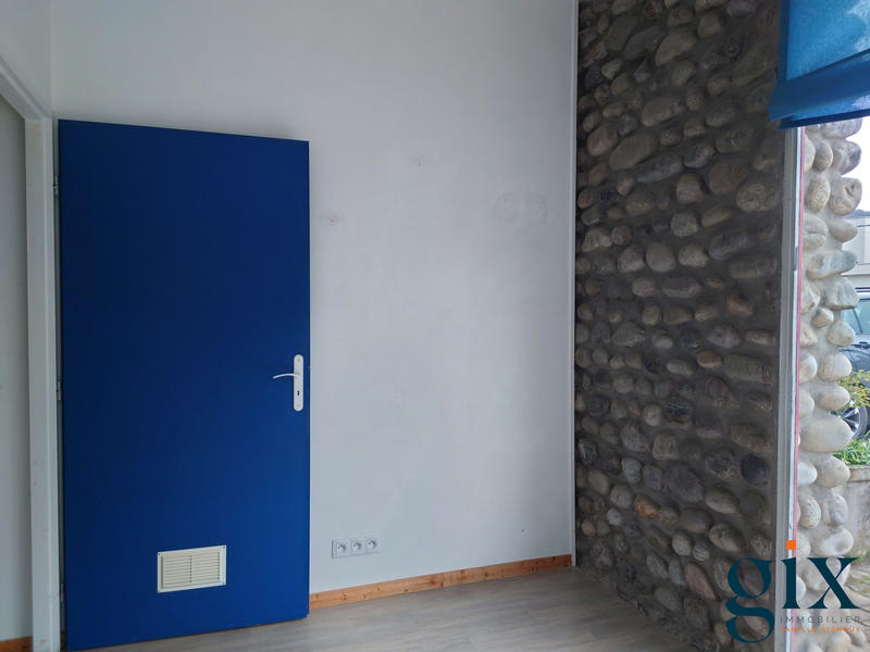 Local commercial - 80 m² - 4 pièces