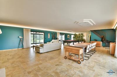 Propriété - 373 m² - 11 pièces