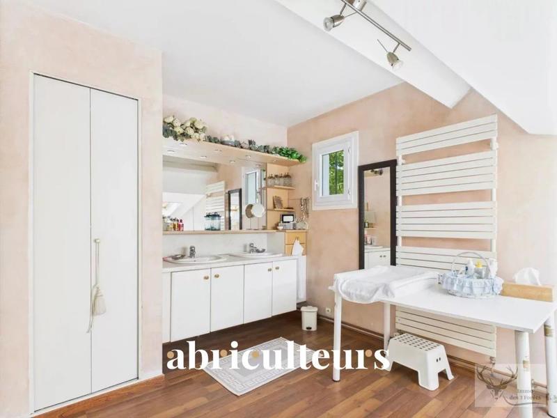 Maison - 167 m² - 6 pièces