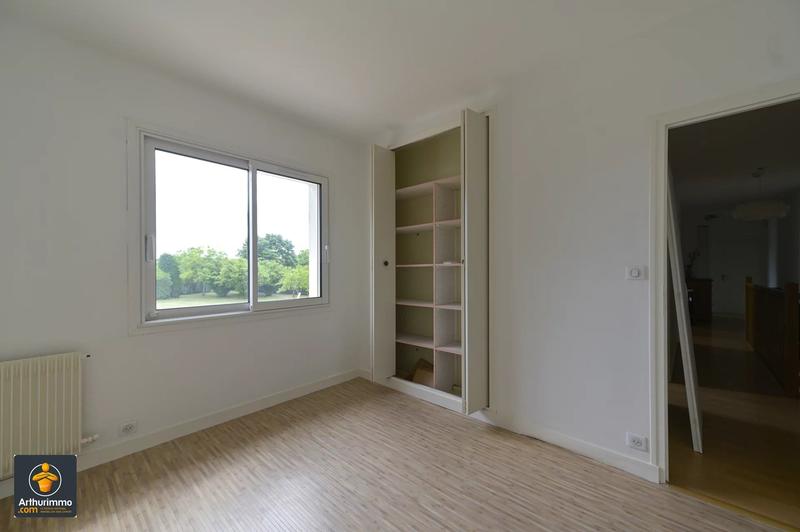 Maison - 236 m² - 7 pièces